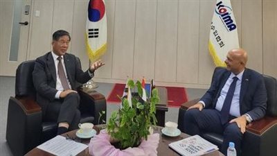 السفير المصري في كوريا الجنوبية يلتقي رئيس رابطة المستوردين الكوريين 