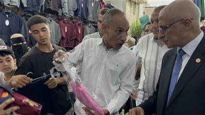 بتخفيضات 20%.. محافظ شمال سيناء يفتتح معرض العودة إلى المدارس 