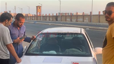 الأول على دفعته.. شاب يؤسس مشروعه لتصليح الزجاج بـ بورسعيد: أترفض تعييني معيد علشان والدي حداد| صور وفيديو