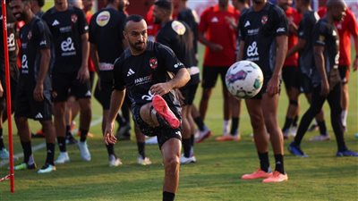 الأهلي يستأنف تدريباته استعدادًا لمباراة السوبر الإفريقي.. وقمصان يسبق البعثة إلى السعودية