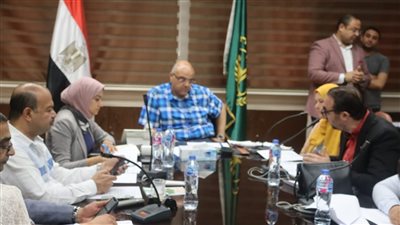 محافظ القليوبية يوجه بتشكيل لجان متخصصة لدراسة شكاوى المواطنين للعمل على حلها