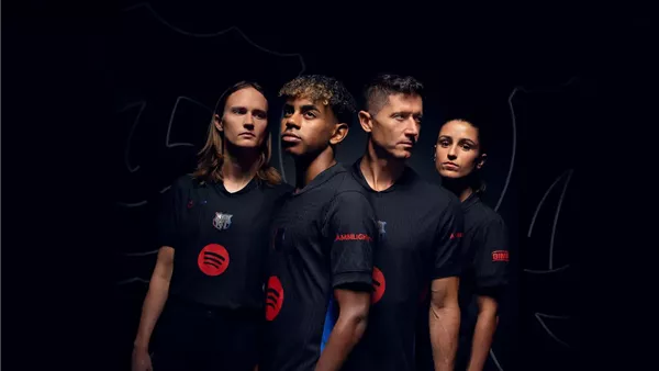 قميص برشلونة الثاني