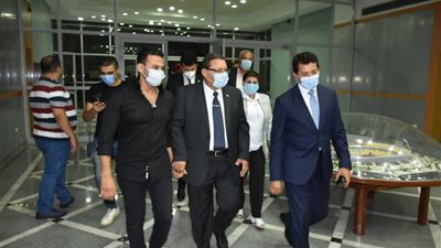 وزير الرياضة يشهد مباراة الأهلي وإنبي الأحد المقبل بعد استئناف الدوري
