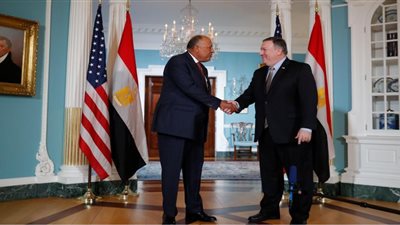 “شكري” و”بومبيو” يتناولان العلاقات الثنائية والقضايا الإقليمية في اتصال هاتفي