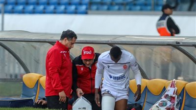 قبل مواجهة الأهلي.. غياب مدافع الوداد البيضاوي شهر ونصف بسبب الإصابة