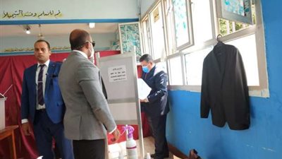 وزير الإعلام يدلي بصوته في انتخابات مجلس الشيوخ (صور)