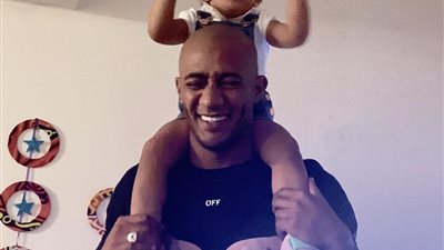 محمد رمضان يحتفل بعيد ميلاد ابنته على طريقته الخاصة (فيديو)