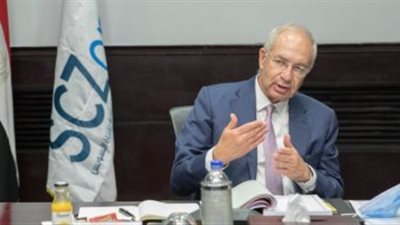 الرئيس يجدد الثقة في رئيس الهيئة الاقتصادية لمنطقة القناة