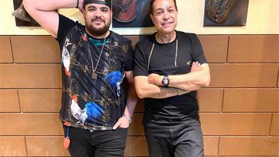 حكيم يُحدث انقلابًا في عالم المهرجانات الغنائية (صور)