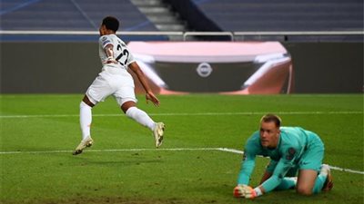 تصريحات مفاجئة من أسطورة برشلونة عن صفقات الفريق وسبب توديع دوري أبطال أوروبا