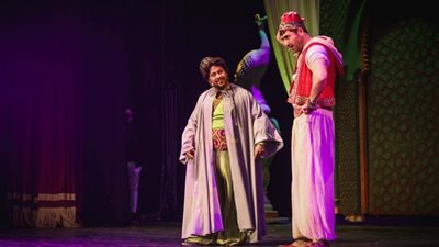 كريم عفيفي:علاء الدين كسرت عقدة الخواجة.. فاجئني داخل وخارج المسرح .. صور 