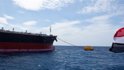 رئيس الوزراء يشهد تشغيل خط الشحن البحري بميناء الحمراء البترولي بالعلمين الجديدة