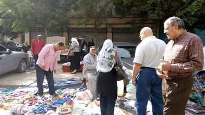 سكان مدينة نصر يستغيثون بالحي والمسؤولين لإزالة سوق عشوائي بدّد أمنهم بالمنطقة