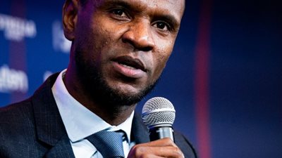 رسالة مؤثرة من أبيدال لجماهير برشلونة عقب رحيله: الوضع في النادي معقد