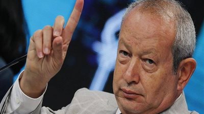 ساويرس يطالب بتقليل أيام الإجازات: “ممكن يوم واحد إجازة لكل الثورات مع بعض؟”