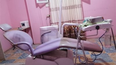 انتحال ونفايات طبية خطرة.. كواليس تشميع عيادة أسنان “وهمية” في الشرقية (صور)