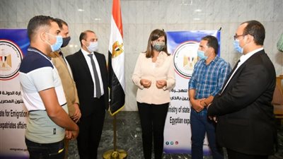 المصريون المُعينون بمشروع “داون تاون دلتا” بعد عودتهم من الخارج يشكرون وزيرة الهجرة ومؤسس المشروع على جهودهما لتوفير فرص عمل