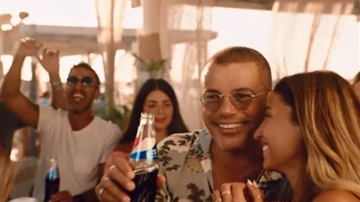 الهضبة “نمبر وان” على جوجل والأول عربيًا على يوتيوب بـ”أماكن السهر” (صورة)