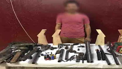 ضبط عنصر إجرامي لإدراته ورشة لتصنيع الأسلحة النارية بقنا