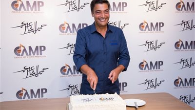 بعد غياب 14 عامًا.. حميد الشاعري يحتفل بألبومه الجديد “أنا بابا” (صور)