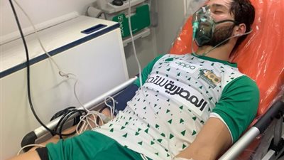 نقل لاعب المصري للمستشفى بعد إغماءة في مباراة نادي مصر (صور)