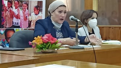 ” المجلس القومي للطفولة” يتسلم طفل الإسماعيلية ضحية تعذيب والدته وزوجها لإيداعه بدار رعاية