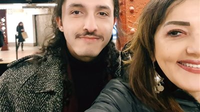 جميلة إسماعيل: “ابني ساند الضحايا من النساء ويتعرض لحملات تشويه هدفها تضليل العدالة”