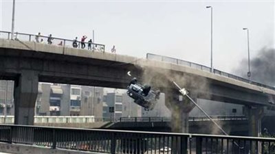 سقوط سيارة ملاكي من أعلى كوبري أكتوبر بسبب اختلال عجلة القيادة