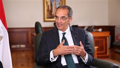 وزير الاتصالات: تم بناء شبكة من الألياف الضوئية بين المبانى الحكومية عددها 31 ألف