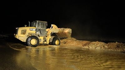 غلق طريق سوهاج اتجاه قنا بالطريق الصحراوي الغربي بسبب السيول