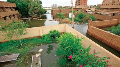 وصول مياه فيضانات السودان لمنزل رئيس الوزراء.. وارتفاع عدد الضحايا لـ101