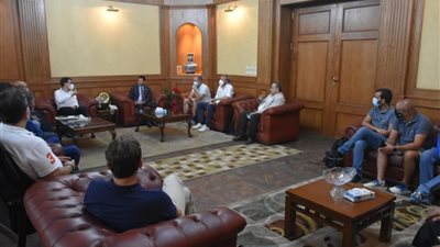 وزير الرياضة يناقش مع الدولى لليد استعدادات الصالات المستضيفة لمنافسات بطولة العالم