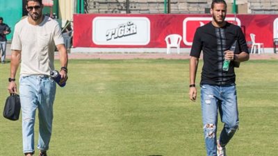 الأهلي يستثني إكرامي ورمضان صبحي من مكافأة الفوز بالدوري