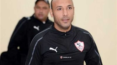 أيمن عبد العزيز: “بلاش نفخ في اللاعبين الصاعدين للزمالك.. ورمضان صبحي موهوب” (فيديو)