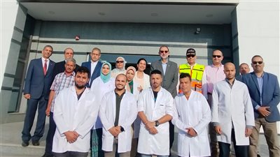 رئيس هيئة سلامة الغذاء يجري جولة بميناء بورسعيد ويتفقد معمل شرق التفريعة