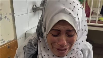 أنجبته بعد 20 سنة.. فلسطينية تبكي لإصابة صغيرها بمرض جلدي: الاحتلال حرمه من التغذية