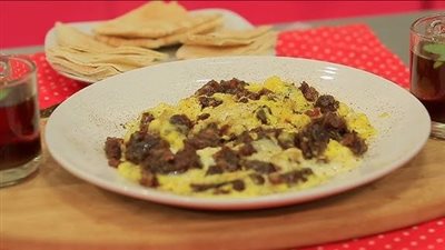 مصري أصيل| طريقة عمل البيض بالعجوة.. 5 وصفات والأخيرة لـ إسعاد يونس