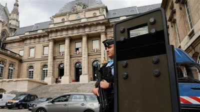 72 متهما.. فرنسي يستأجر رجالا لاغتصاب زوجته بعد تخديرها طيلة 10 سنوات ومقاطع فيديو تكشف الواقعة 