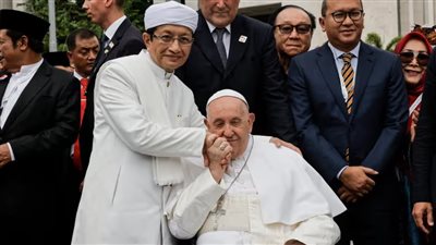 بابا الفاتيكان في زيارته لمسجد الاستقلال الإندونيسي: جميعنا إخوة وأخوات.. حجاج في طريقنا إلى الله