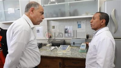 على مساحة 12 فدانا.. محافظ المنيا يتفقد توسيع محطة مياه ديرمواس ويقرر صرف مكافأة للعاملين