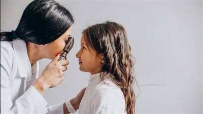 نصائح للحفاظ على صحة العين للأطفال في حالة ارتداء نظارة