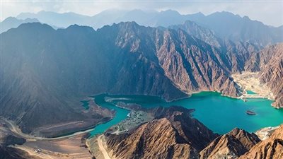 طقس الإمارات.. توقعات جوية مستقرة مع ارتفاع الحرارة ونشاط للرياح 