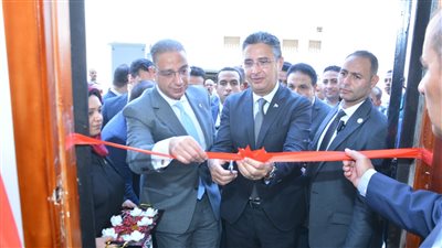 وزير التموين ومحافظ الفيوم يفتتحان مركز الخدمة المطور بمديرية تموين المحافظة