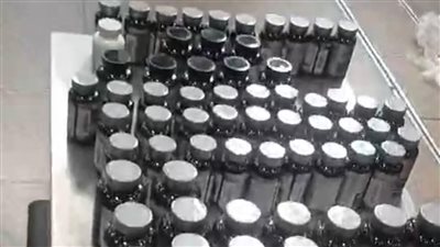 مستحضرات تجميل وأقراص مخدرة.. تحرير 33 محضر ضبط جمركي بمطار القاهرة | صور