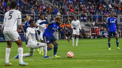 مفاجأة.. نادٍ روماني يهدد انتقال بوبيندزا إلى الزمالك 