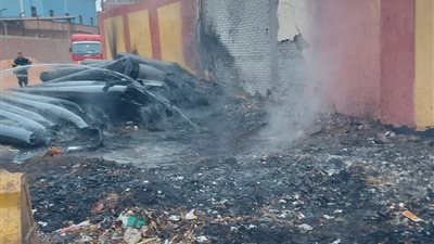 حريق يلتهم مواسير صرف صحي بالمنوفية| صور