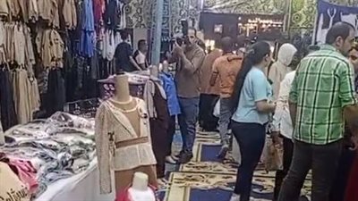 تخفيضات 25%.. إقبال كبير على معرض أهلًا مدارس في الفيوم | بث مباشر
