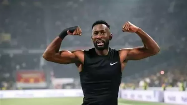 سيلفر جانفولا مهاجم