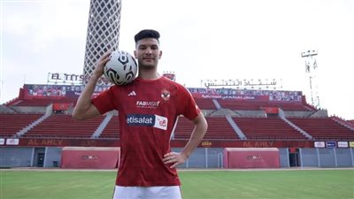 والد أشرف داري لـ القاهرة 24: هناك غموض في موقف نجلي من مباراة الزمالك