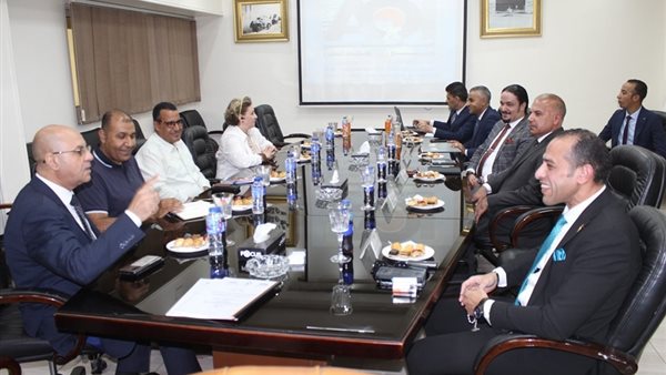 جانب من توقيع البروتوكول